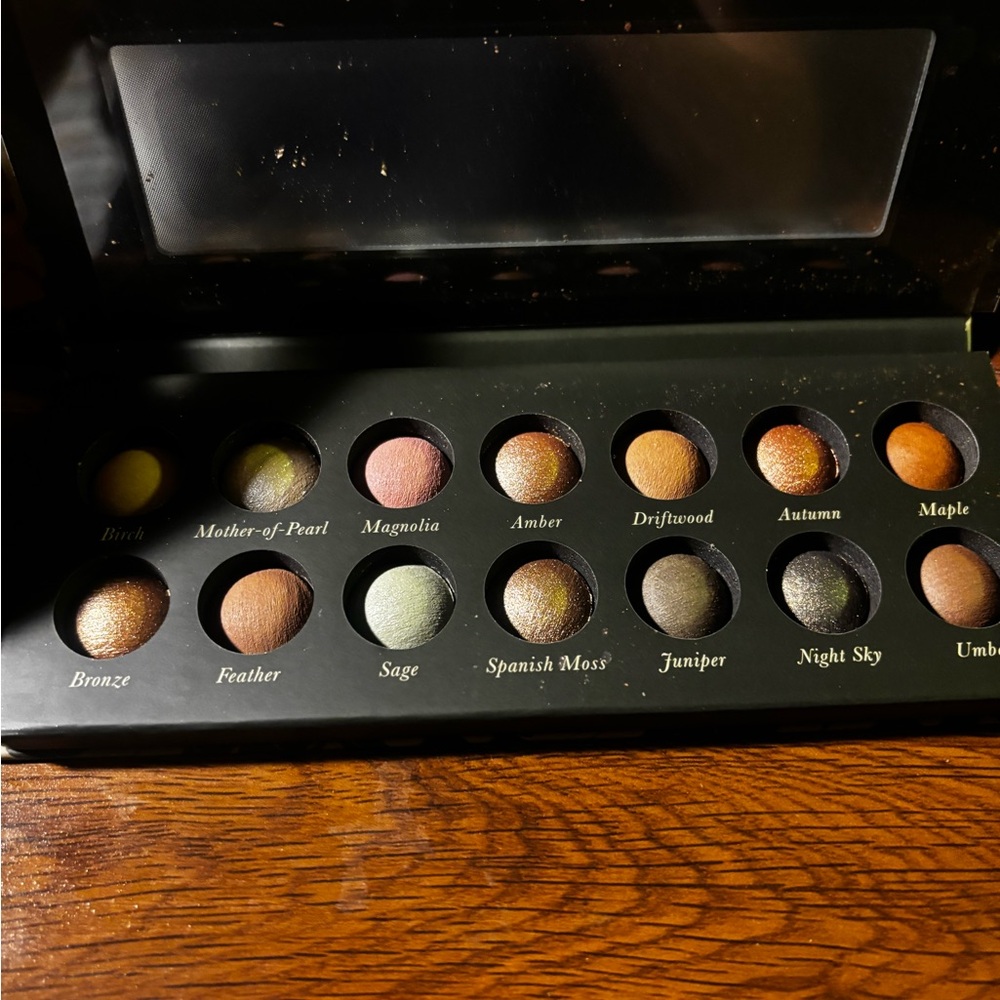 Laura Geller new Earthy Essentials Eyeshadow Palette Terez & Honor eye gel patch